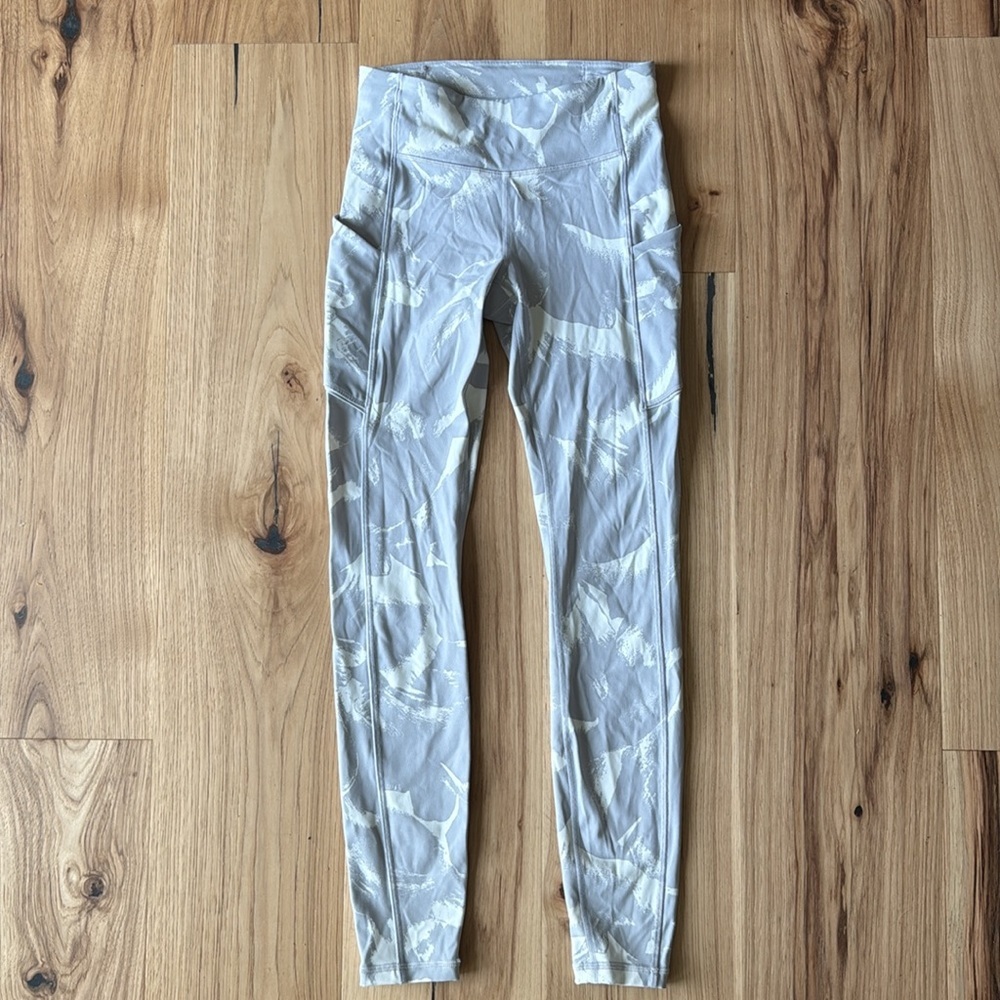 Lululemon Speed Up Tight 28" *Full-On Luxtreme
Sz 4